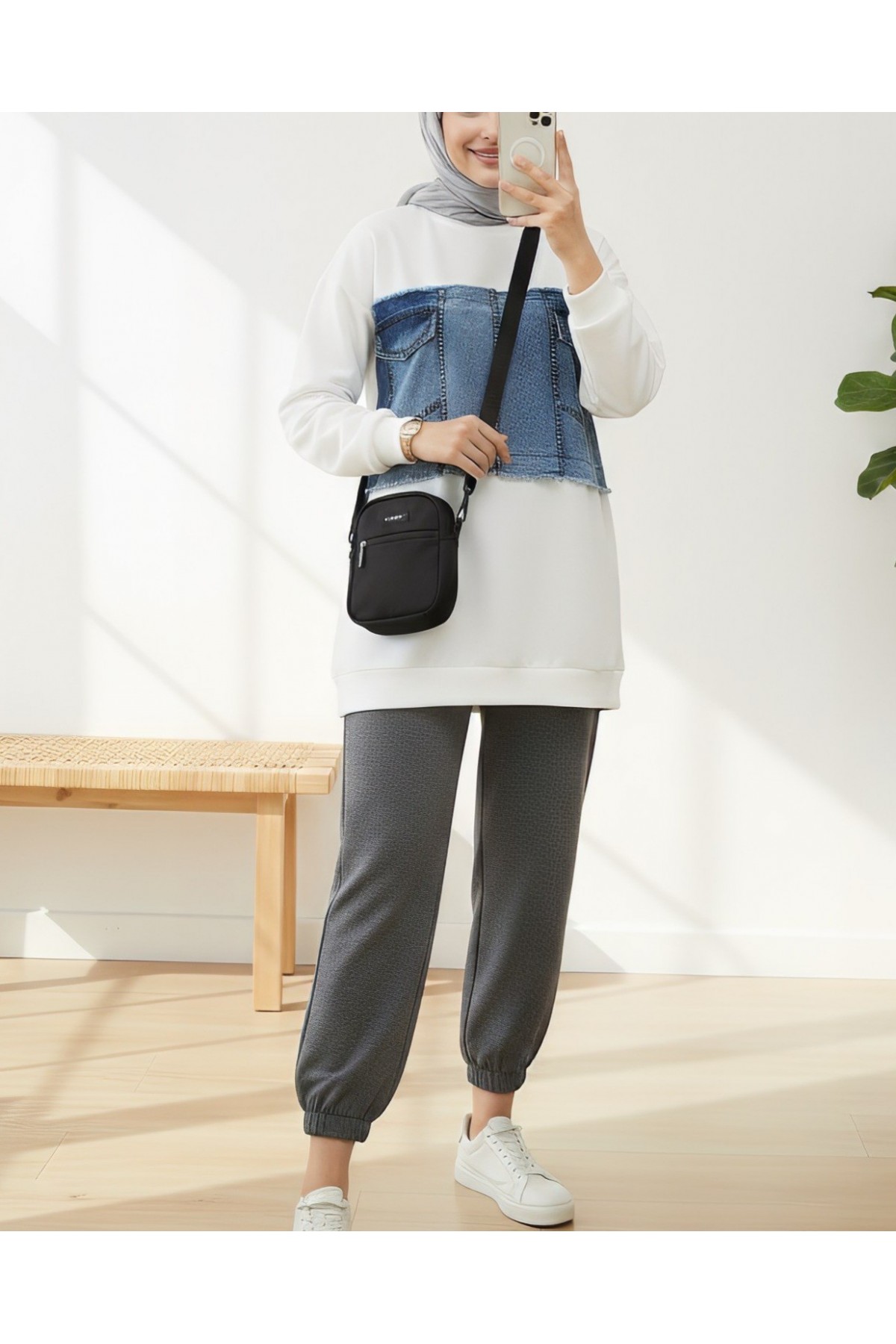 Round  Neck Front Denim Pocket Detailed Sweater -White