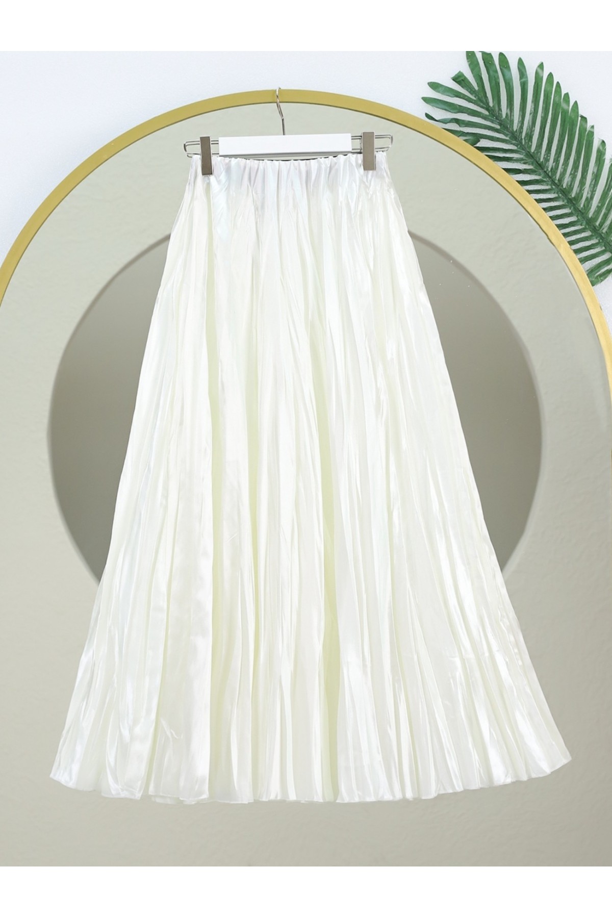 Elastic Waist Satin Krash Skirt -Ecru