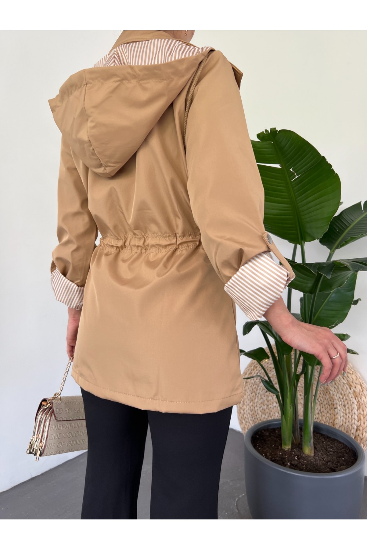 Hooded Top Pocket Detailed Short Trench Coat   -Mink color detay görseli
