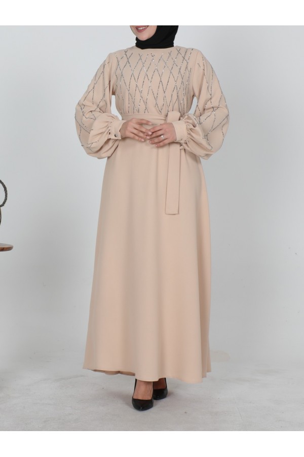 Önü ve Kolları Taşlı Yuvarlak Yaka Beli Bağcıklı Elbise -Bej