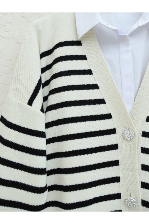 Double Pocket Striped Knitted Cardigan -Cream color
