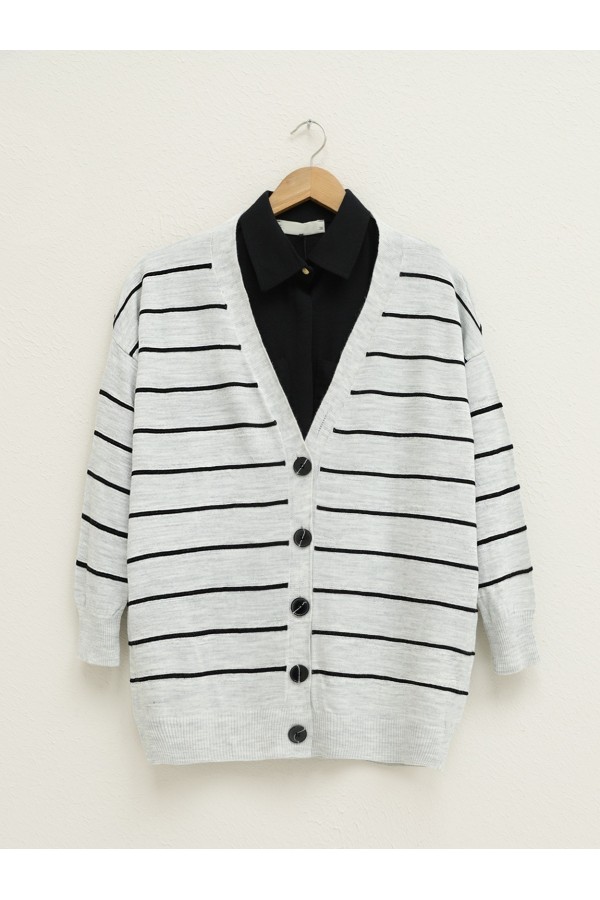 Buttoned Loose Knitwear Cardigan - Light grey