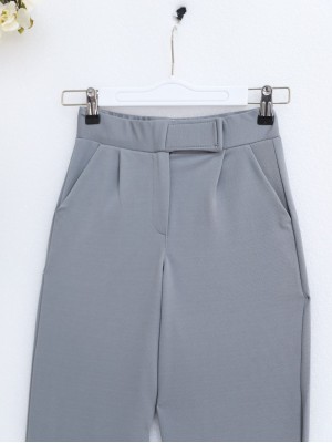 Beli Cırtcırt Detay Boru Paça Kumaş Pantalon -Gri