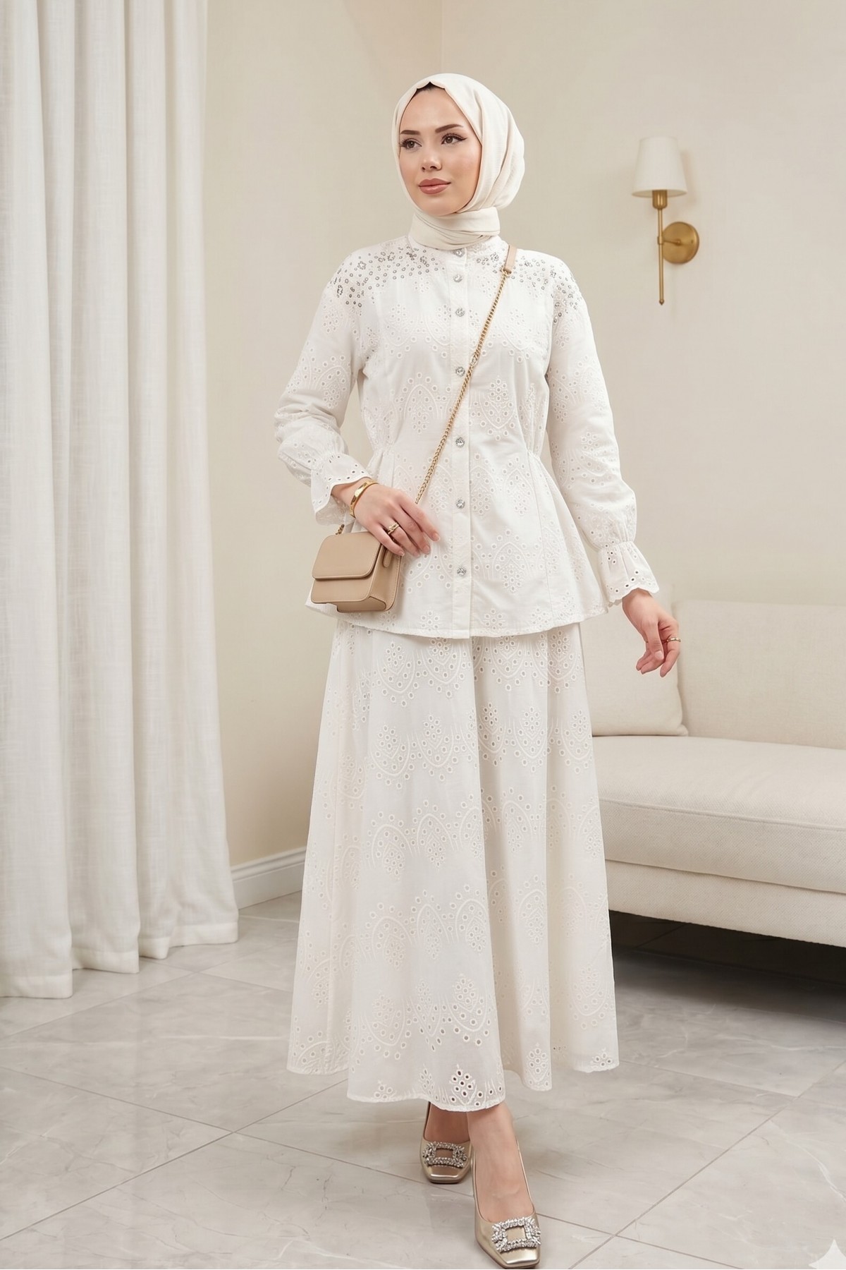 Waist Tight Shoulder Stone Detailed Scalloped Suit -White