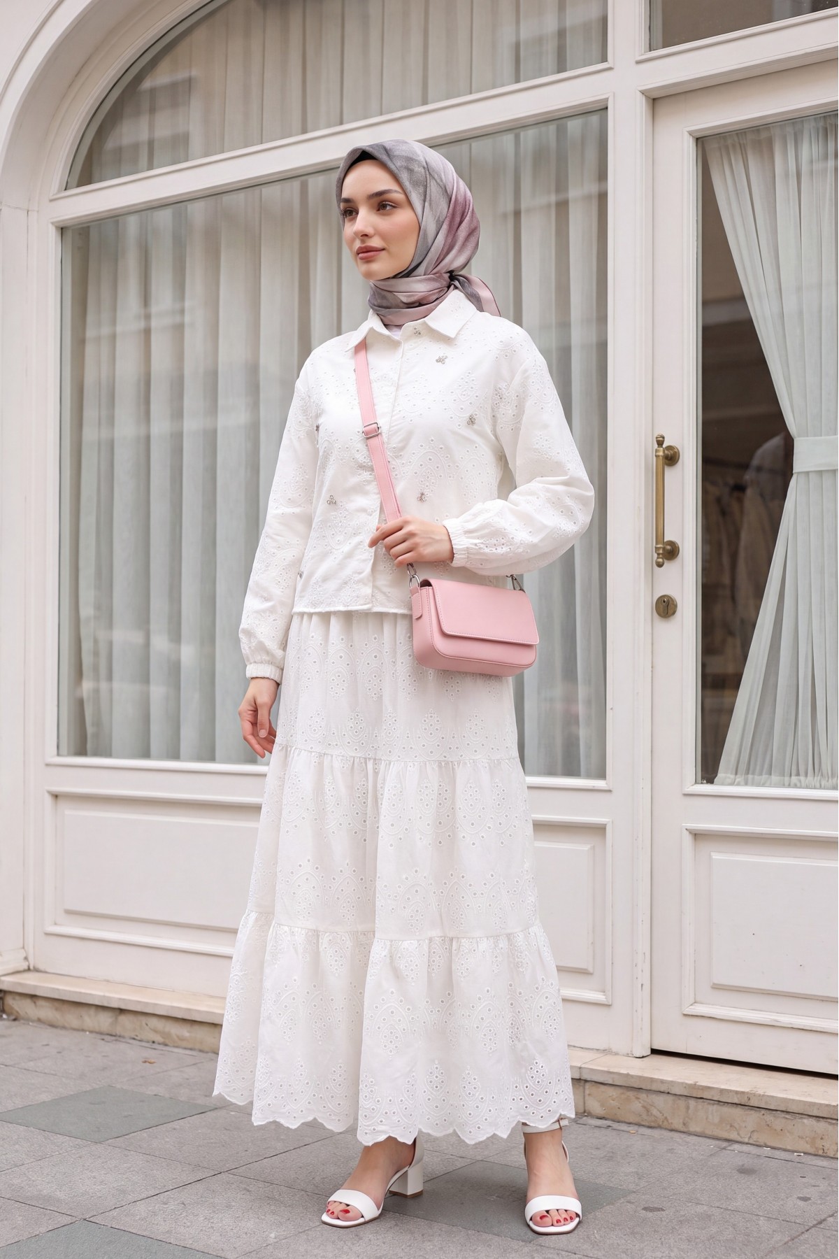 Skirted Suit with Scallop Detail -White detay görseli