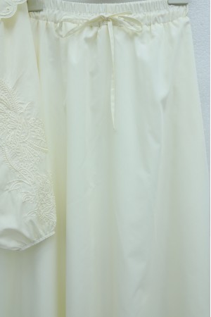 Geniş Yakalı Bağlamalı Kolu Lastikli Eteği Astarlı Poplin Takım  -Krem