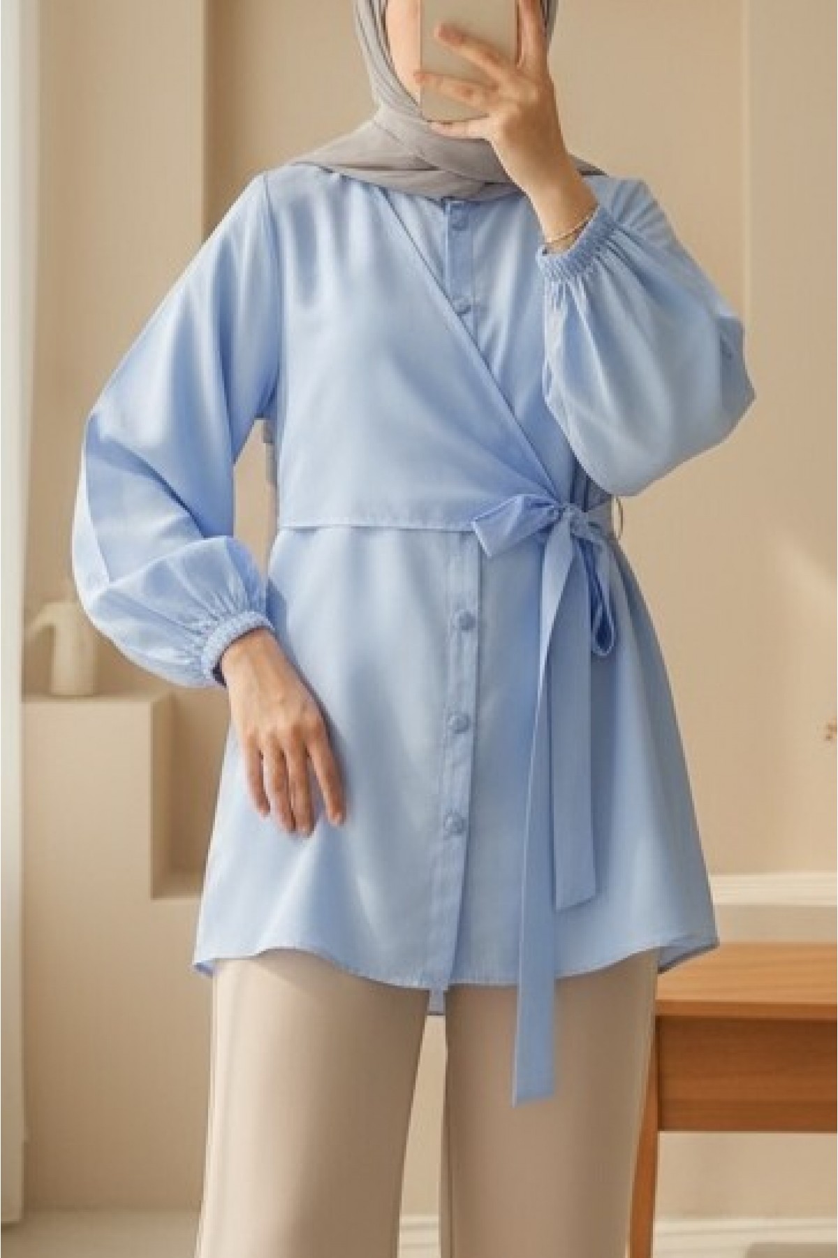 Cross-tie Button-down Shirt with Elastic Sleeves -Baby Blue