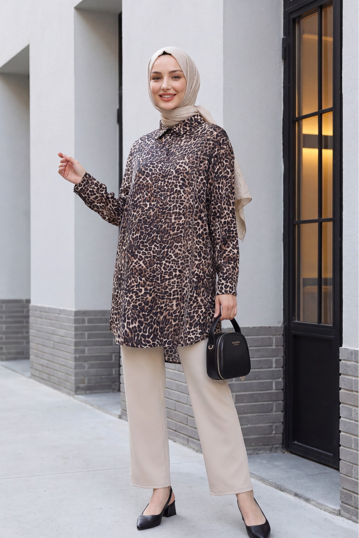 Leopard Pattern Buttoned Oval Cut Shirt -Leopard