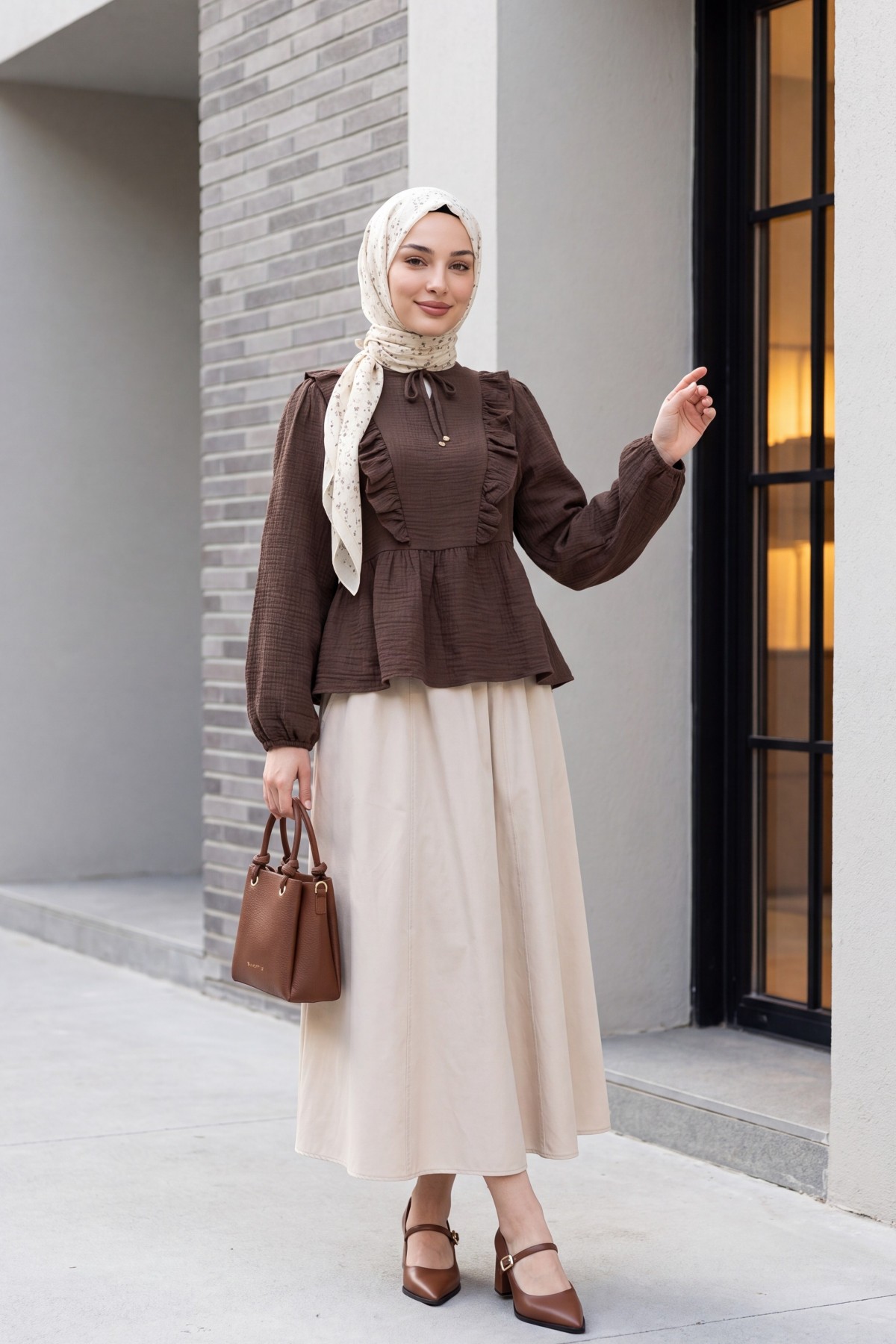 Crinkle Blouse with Tie-Neck Ruffled Front and Elasticated Cuffs -Brown detay görseli