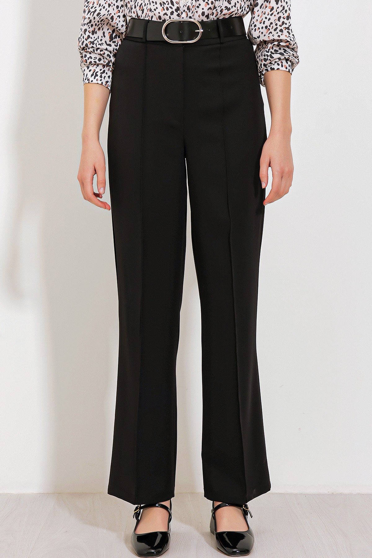 Women's Black High-Waisted Fabric Trousers 6584