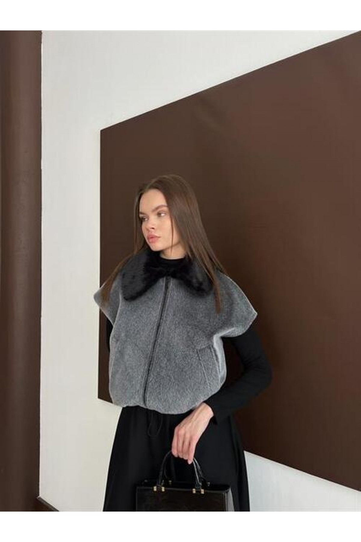 Short Fur Vest Gray detay görseli