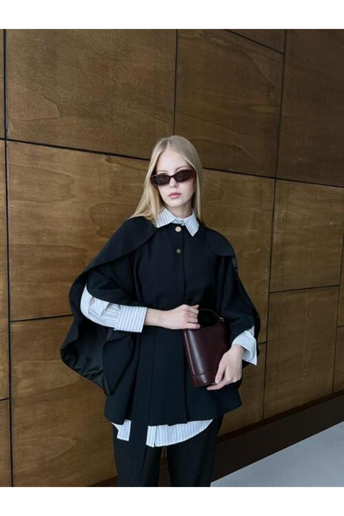 Oversize Cape Jacket Black detay görseli