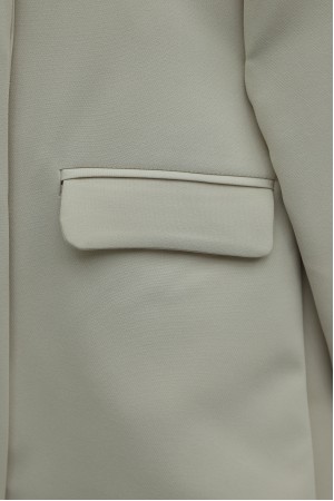 Crepe Suit with Double-Breasted Collar and Pocket Details - Beige