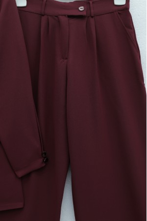 Crepe Suit with Double-Breasted Collar and Pocket Details -Maroon