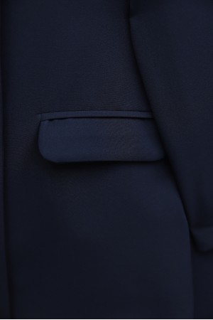 Crepe Suit with Double-Breasted Collar and Pocket Details -Navy blue