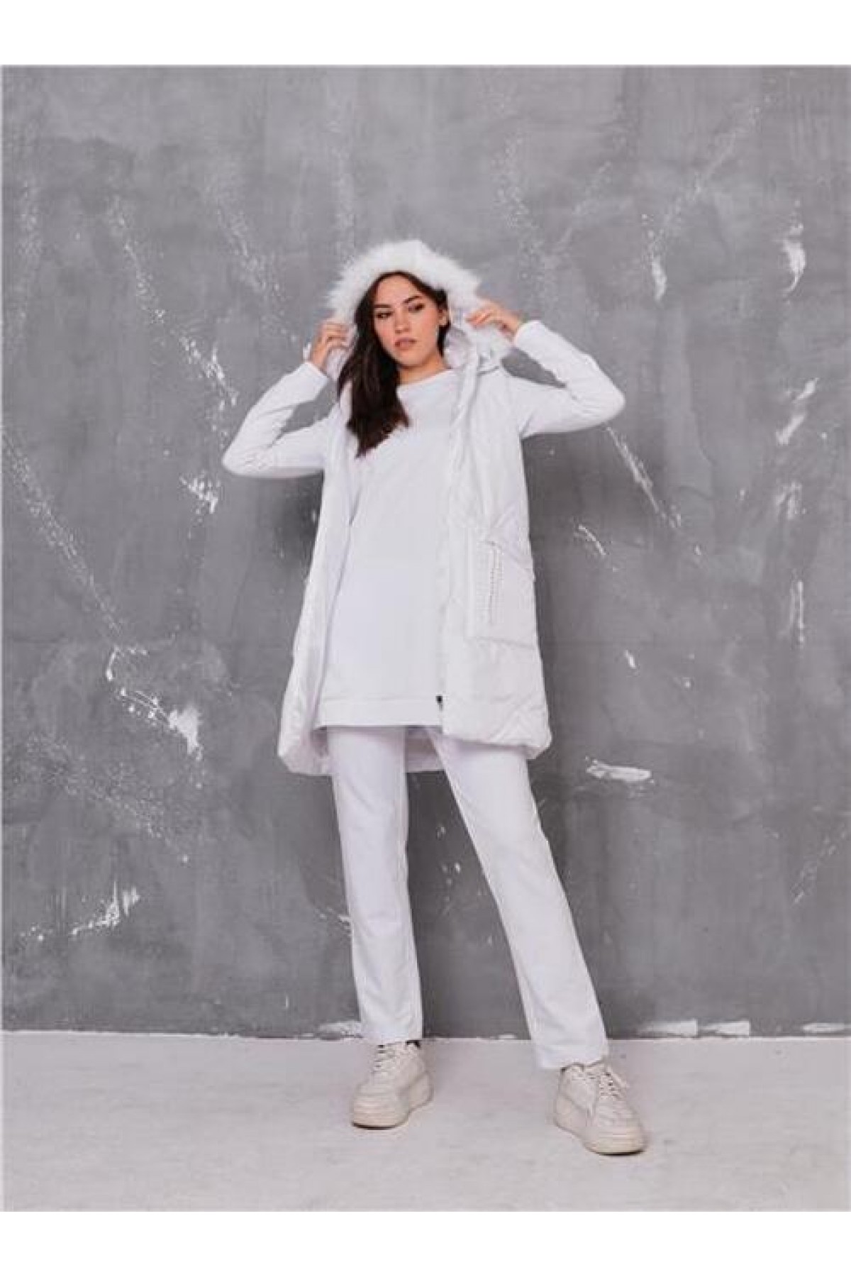 Sarah Hooded Puffy Vest and Sport Three-Piece Set detay görseli