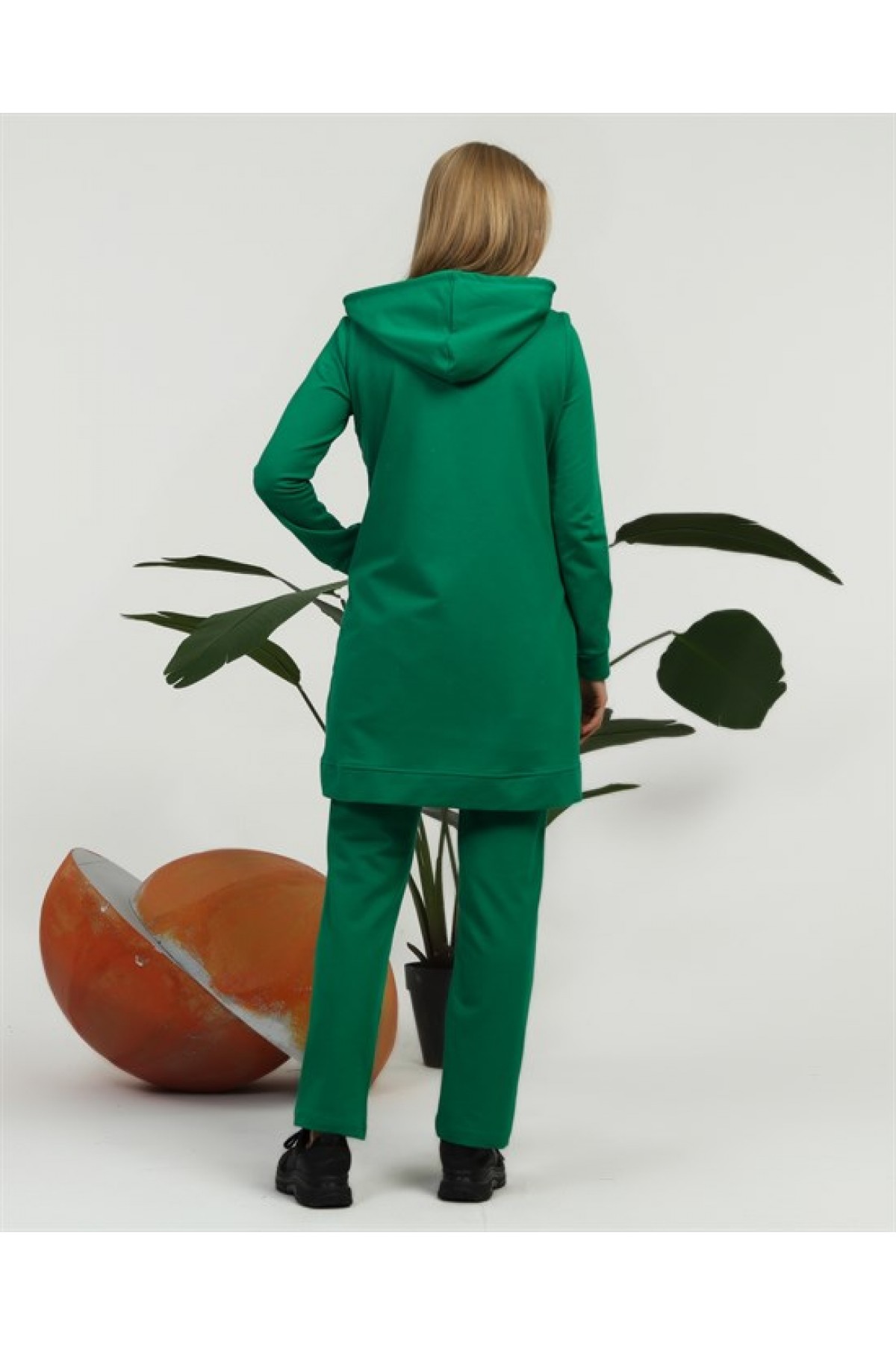 Minimalist Quilted Vest and Sport Three-Piece Set detay görseli