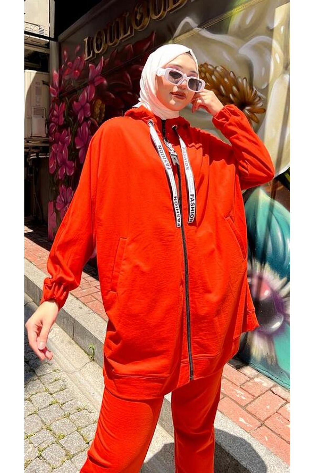 Energy Hooded Two-Piece Tracksuit Sport Set with Stripe Detail and Zipper