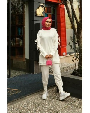 بنطال مزين بأحجار الزيميري مع حزام خصر مطاطي