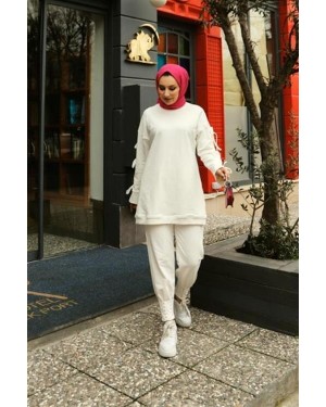 بنطال مزين بأحجار الزيميري مع حزام خصر مطاطي