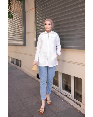 جاكيت أساسي بسيط بسحاب مزين بتفاصيل حجرية رائعة