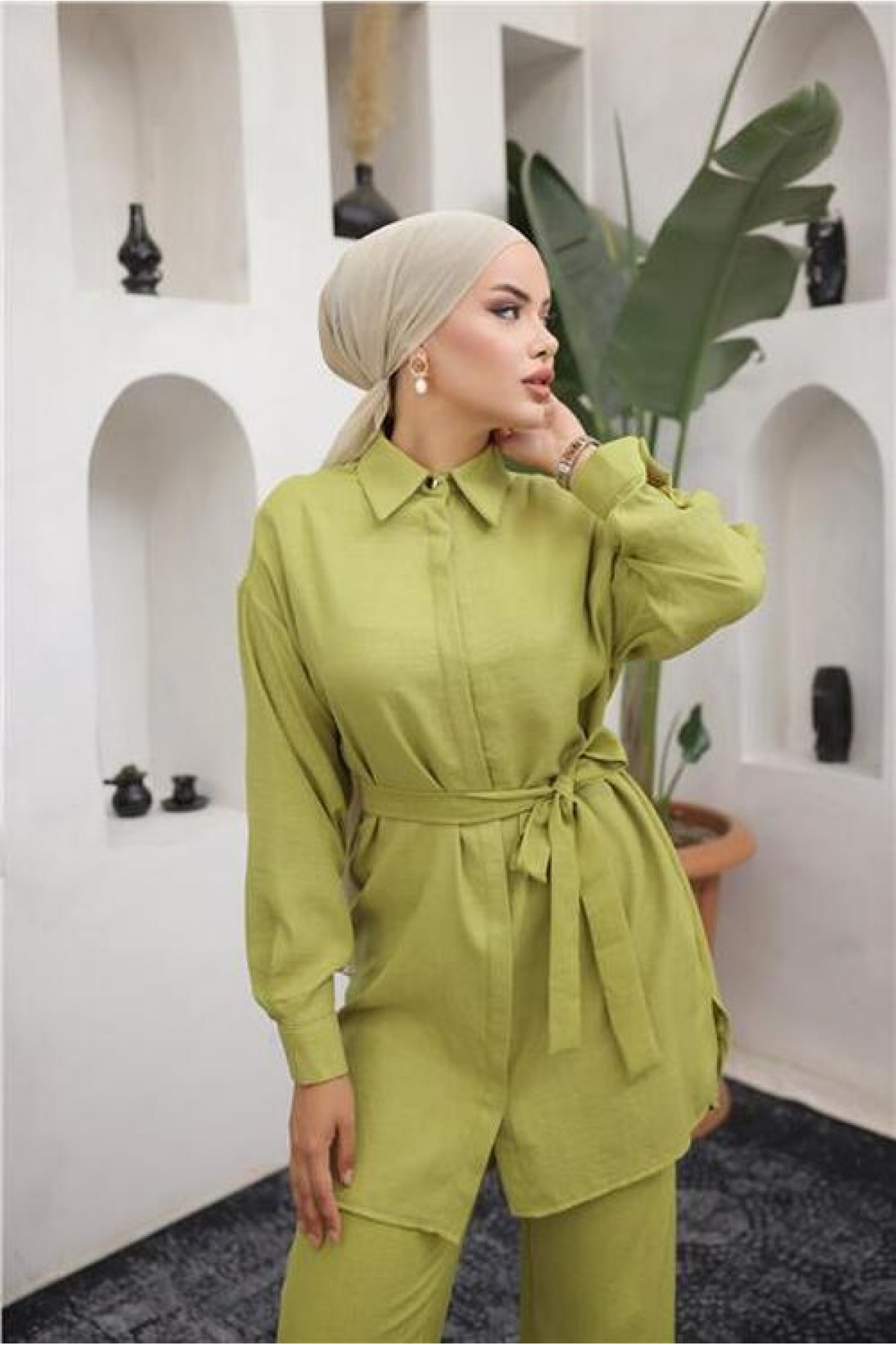 Shirt Collar Belt Detail Two-Piece Set