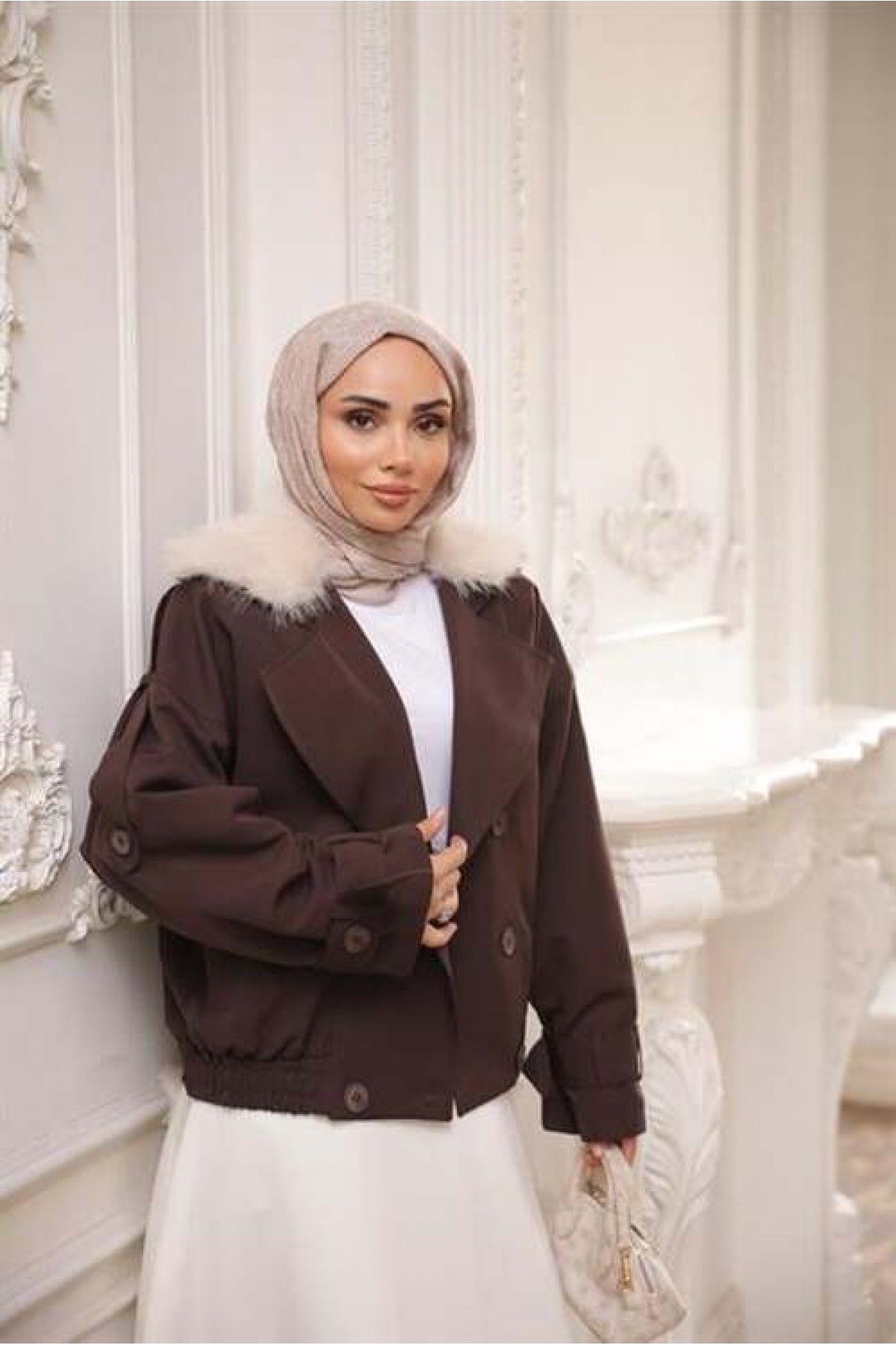 Double-breasted jacket with elasticated collar and stripe detail, short trench coat.
