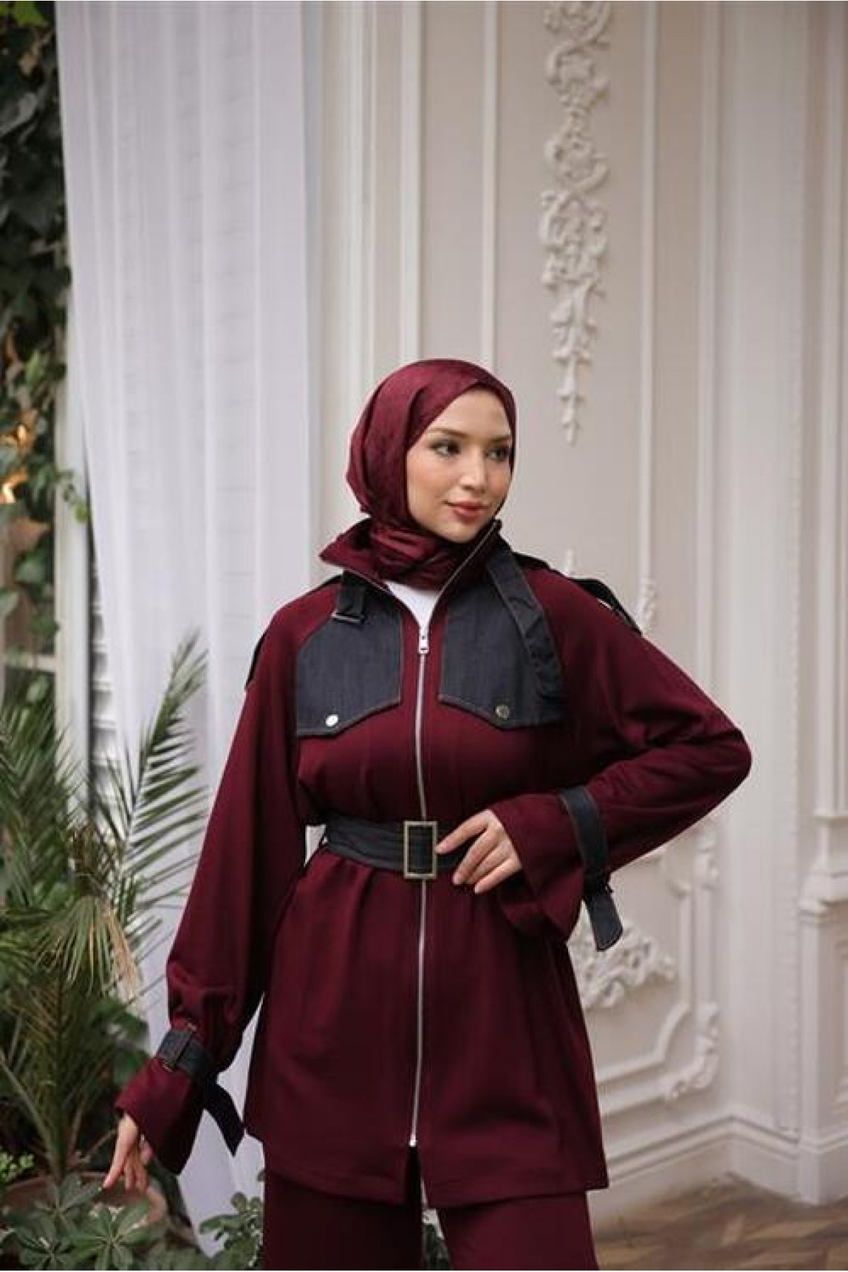 Two-Piece Hijab Tracksuit Set with Zipper and Buckle Detail at Waist detay görseli