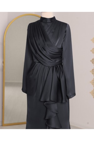 Eteği Fırfırlı Önü Drapeli Saten Abiye -Siyah
