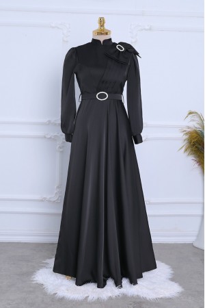 Broşlu Fiyonklu Taşlı Kemerli Saten Abiye -Siyah