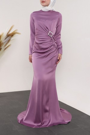 Yandan Büzgülü Taşlı Taka Detaylı Saten Abiye -Lila