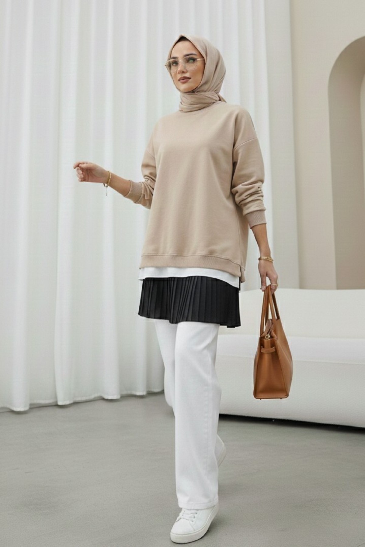 Elastic Waist Pleated Undershirt -Black