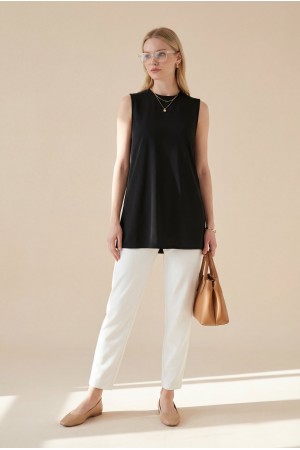 قميص داخلي قطني بدون أكمام بتفاصيل من الشيفون في الأمام -أسود