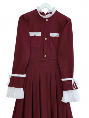 Omzu Vatkalı Kolu Bağcıklı Düğme Detaylı Cepli Pliseli Elbise -Bordo