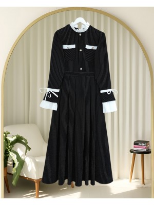 Omzu Vatkalı Kolu Bağcıklı Düğme Detaylı Cepli Pliseli Elbise -Siyah