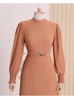 Kemeri Zincir Detaylı Krinkıl Tesettür Elbise -Somon
