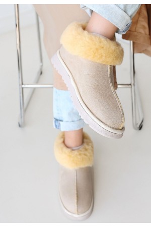 أحذية آبي من جلد الغزال البيج