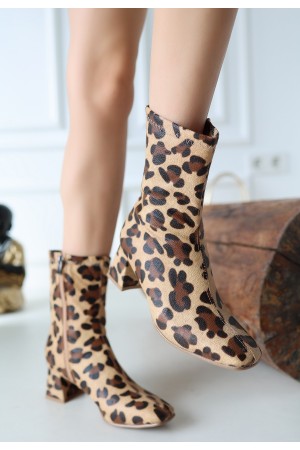 بوت بيرتا بكعب مطاطي من جلد النمر