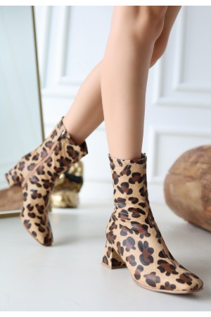 بوت بيرتا بكعب مطاطي من جلد النمر