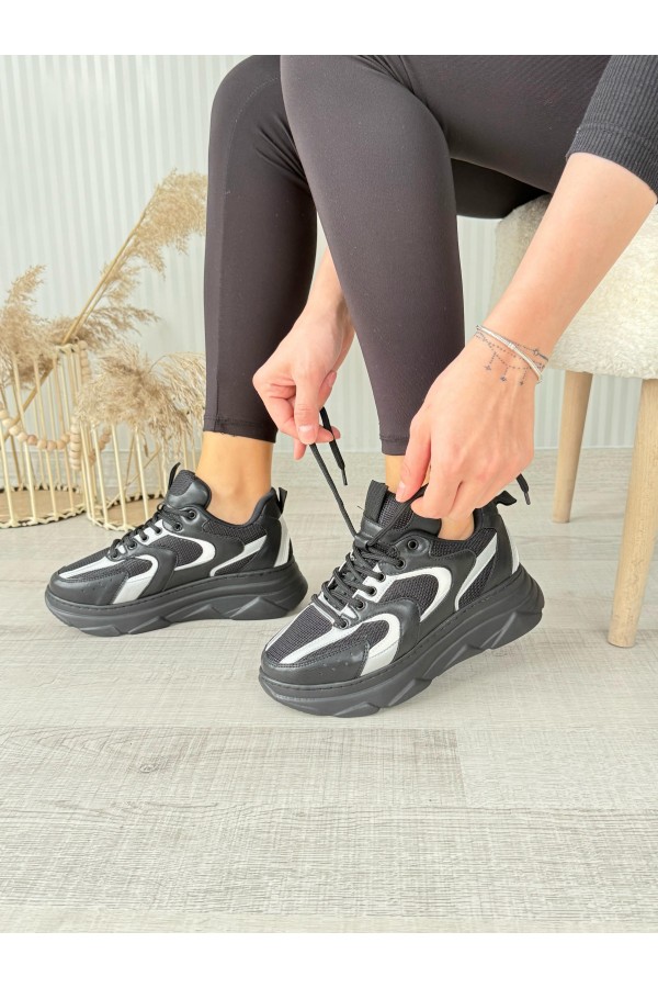 Cata Black Leather Sneakers with White Details