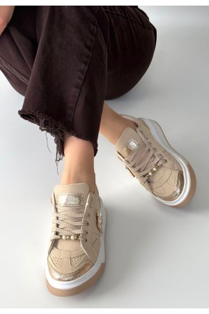 حذاء رياضي برباط من جلد الغزال البيج من سينز