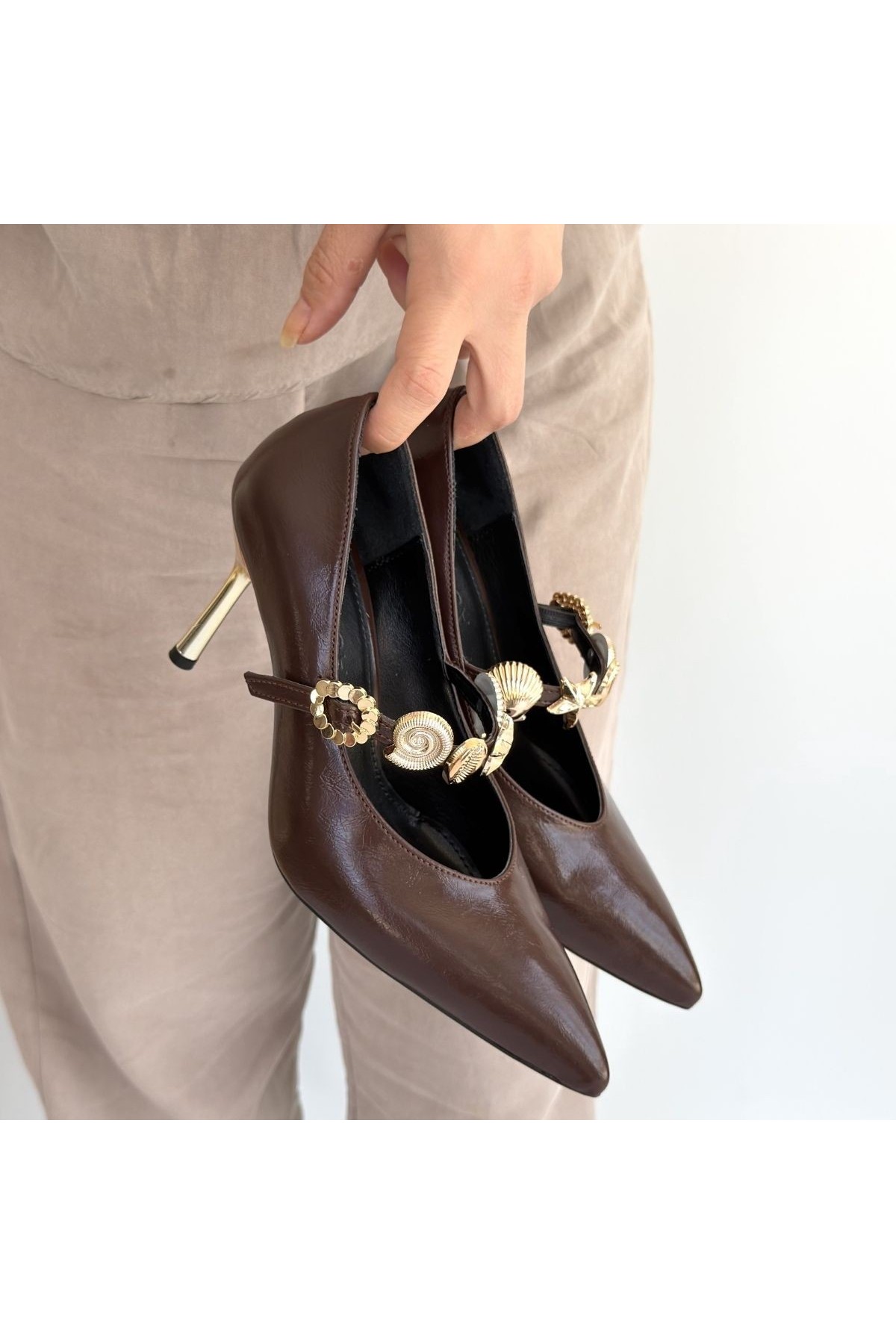 Conne Brown Leather Stiletto Shoes detay görseli