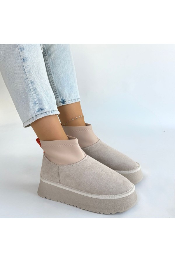 Cuen Beige Suede Boots