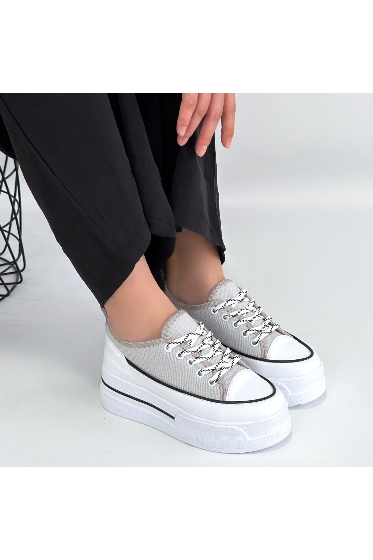 Dalen Grey Linen Lace-up Sneakers detay görseli