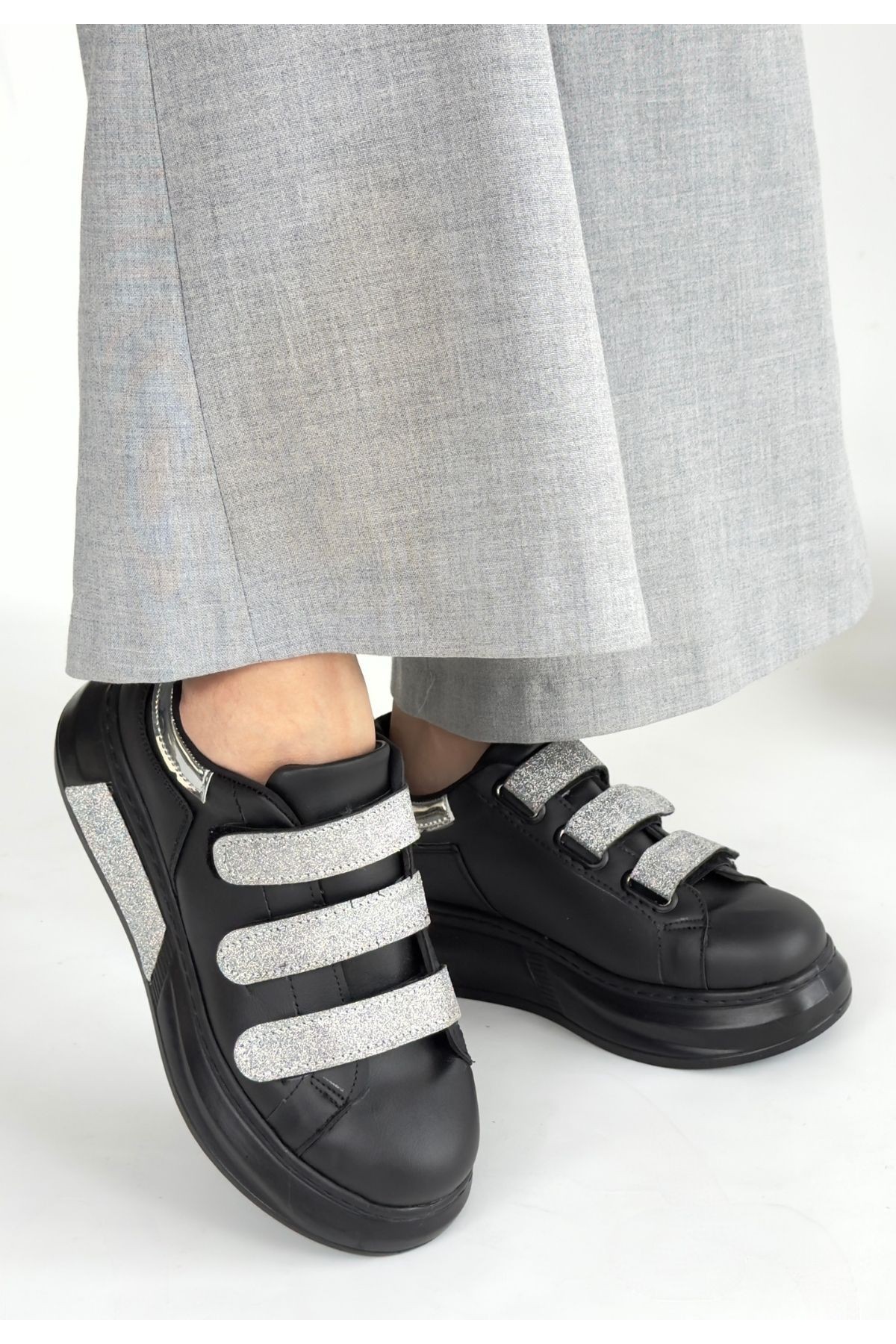 Elika Black Leather Glitter Velcro Sneakers