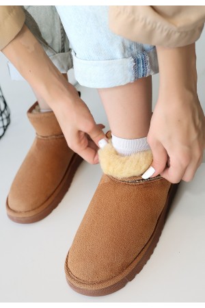 حذاء إلسا من جلد الغزال البني