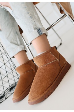 حذاء إلسا من جلد الغزال البني