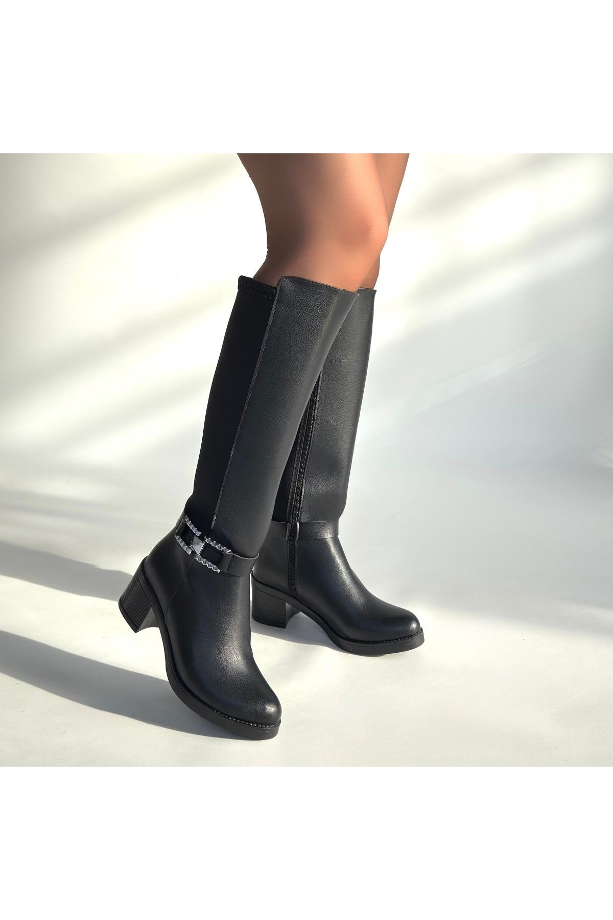 Emrat Black Leather Heeled Boots detay görseli