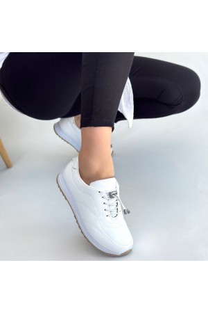 حذاء رياضي أبيض من الجلد برباط من فينا