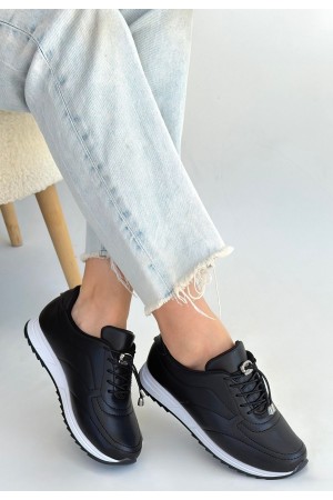 حذاء رياضي أسود من الجلد برباط من فينا